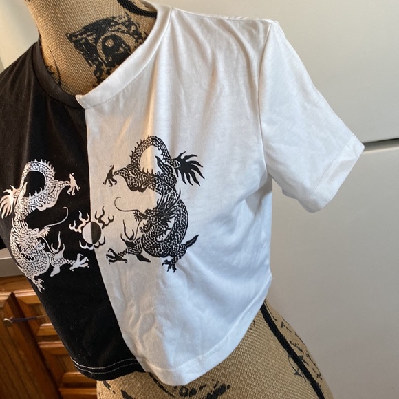 SOLD! SHEIN cropped short sleeve tee shirt size woman’s small - Picture 4 of 7